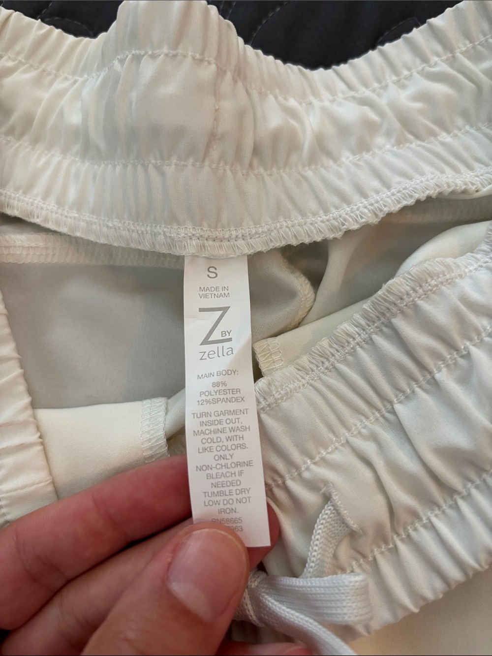 NWT Zella Take a Hike Shorts - Picture 3 of 6